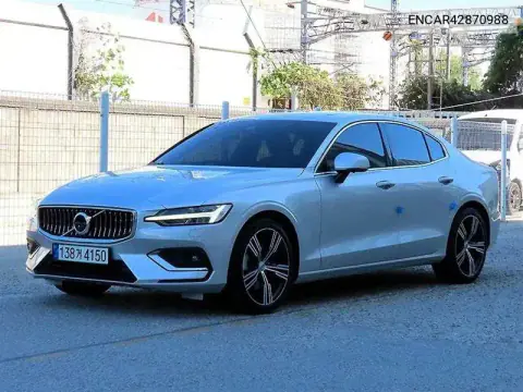 ENCAR42870988 — 2021 Volvo, фото до ремонта