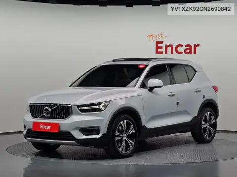 YV1XZK92CN2690842 — 2021 Volvo XC40, фото до ремонта