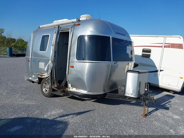 2019 Airstream Other VIN 1STHRAC18KJ545395 фото 1