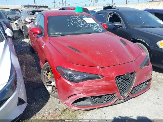ZARFAEAV0H7553013 — 2017 Alfa Romeo Giulia Quadrifoglio Quadrifoglio, Передняя часть (Front End), фото до ремонта