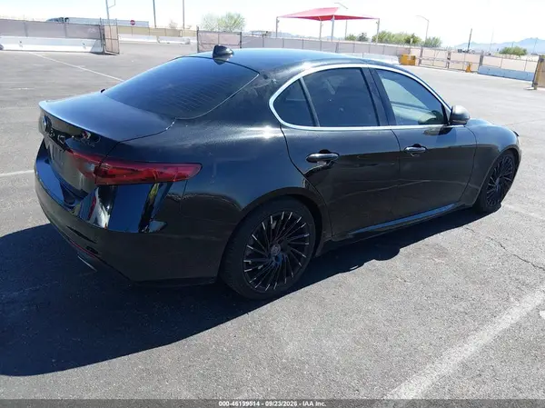 ZARFAECNXH7539343 — 2017 Alfa Romeo Giulia, фото 4 с аукциона IAAI, Передняя часть