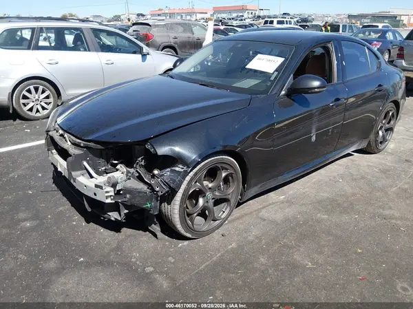 ZARFAECN9J7567043 — 2018 Alfa Romeo Giulia, фото 2 с аукциона IAAI, Передняя часть