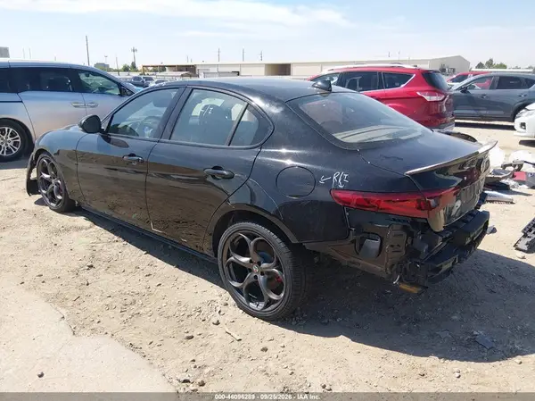 ZARFAMBNXL7634120 — 2020 Alfa Romeo Giulia, фото 3 с аукциона IAAI, Передняя часть