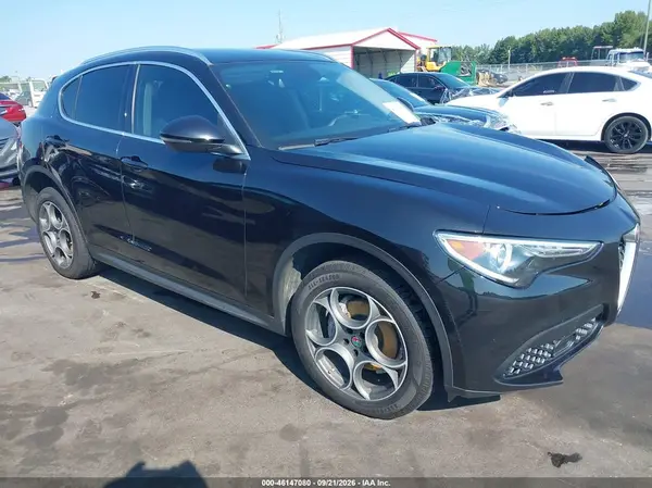 ZASFAKAN1J7B84961 — 2018 Alfa Romeo Stelvio, Передняя часть слева (Left Front), фото до ремонта