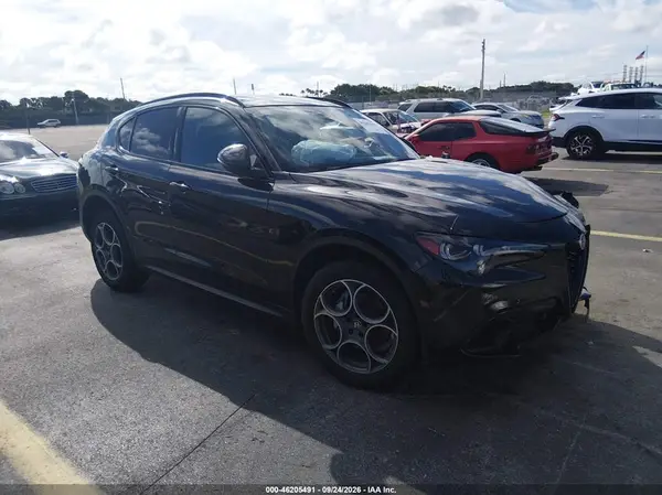 ZASPAKAN4S7D95724 — 2025 Alfa Romeo Stelvio, Передняя часть слева (Left Front), фото до ремонта