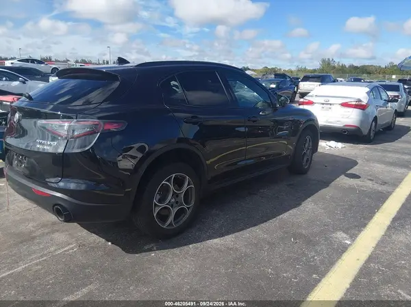 ZASPAKAN4S7D95724 — 2025 Alfa Romeo Stelvio, фото 4 с аукциона IAAI, Передняя часть слева