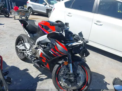 ZD4XEUA09S6003022 — 2025 Aprilia RS 457, Передняя часть (Front End), фото до ремонта