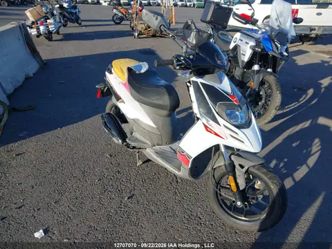 ZD4C506B9H4001938 — 2017 Aprilia SR Motard 50, Левый бок (Left Side), фото до ремонта