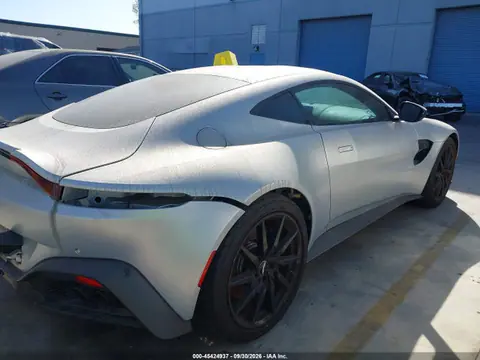 2020 Aston Martin Vantage VIN SCFSMGAW1LGN03171 фото 4