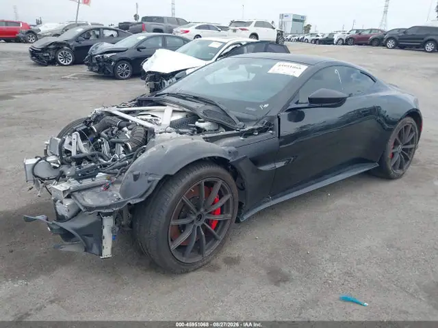 2020 Aston Martin Vantage VIN SCFSMGAW2LGN03311 фото 2