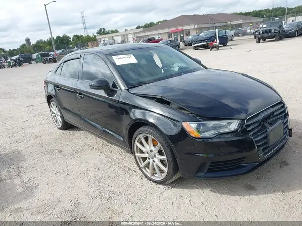 WAUB8GFF9G1098422 — 2016 Audi A3, Передняя часть (Front & Rear), фото до ремонта