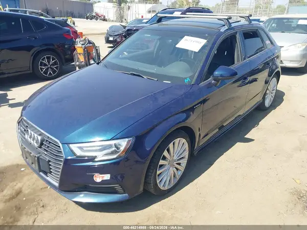 WAUUPBFF5HA091838 — 2017 Audi A3, фото 2 с аукциона IAAI 07.10.2026, Естественный износ