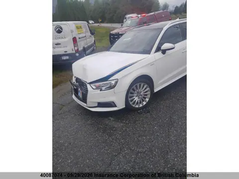 2018 Audi A3 VIN WAUUPBFF0JA155290 фото 2