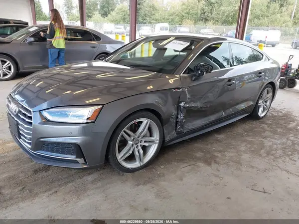 WAUENCF55JA098558 — 2018 Audi A5, фото 2 с аукциона IAAI, Левый бок