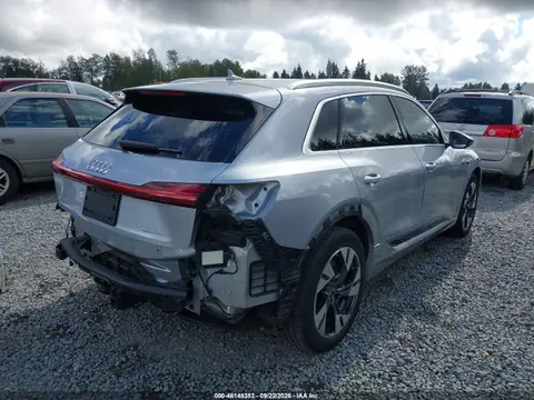 2022 Audi E-tron Premium Plus Quattro VIN WA1LAAGE4NB025832 фото 4