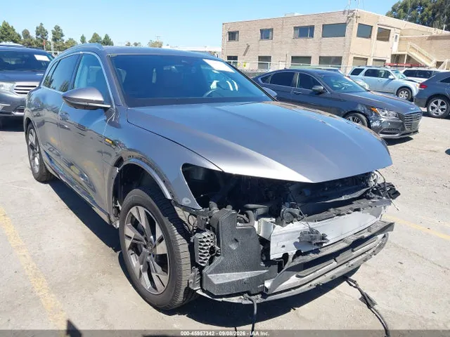 2023 Audi E-tron Premium Plus Quattro VIN WA1LABGE4PB019215 фото 1