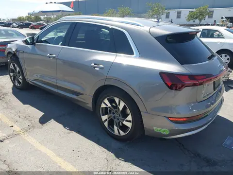 2023 Audi E-tron Premium Plus Quattro VIN WA1LABGE4PB019215 фото 3