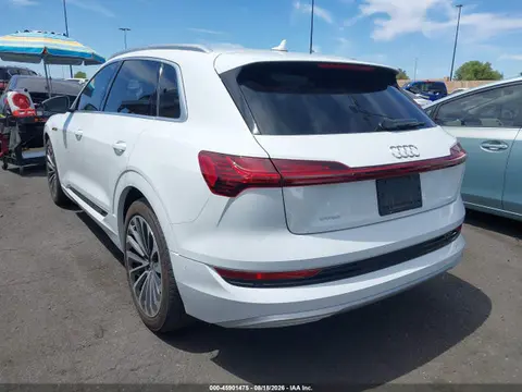 2019 Audi E-tron Premium Plus VIN WA1VABGE7KB009926 фото 3
