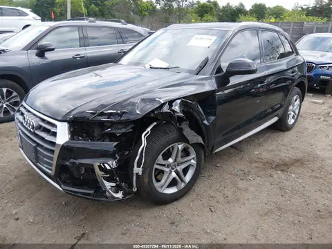 2018 Audi Q5 2.0t Premium/2.0t Tech Premium VIN WA1ANAFY5J2131367 фото 2