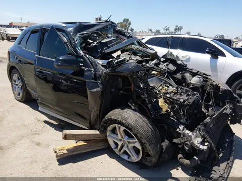 WA1ANAFY0J2221638 — 2018 Audi Q5 2.0T Premium/2.0T Tech Premium, Left & Right Side, фото до ремонта
