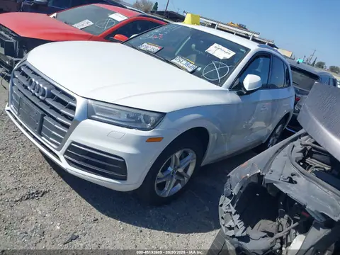 2018 Audi Q5 2.0t Premium/2.0t Tech Premium VIN WA1ANAFY3J2172550 фото 2