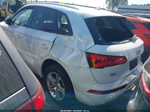 2018 Audi Q5 2.0t Premium/2.0t Tech Premium VIN WA1ANAFY3J2172550 фото 3