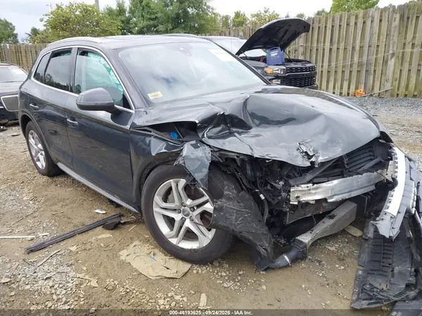 WA1BNAFY2J2093696 — 2018 Audi Q5, Передняя часть (Front End), фото до ремонта