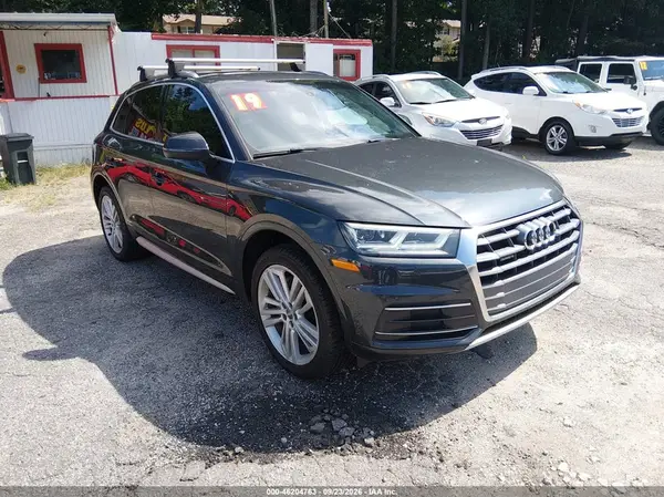 WA1BNAFY1K2035869 — 2019 Audi Q5, Естественный износ (Normal Wear & Tear), фото до ремонта