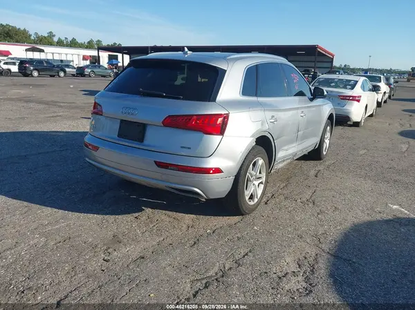 WA1ANAFY9K2115948 — 2019 Audi Q5, фото 4 с аукциона IAAI, Правый бок