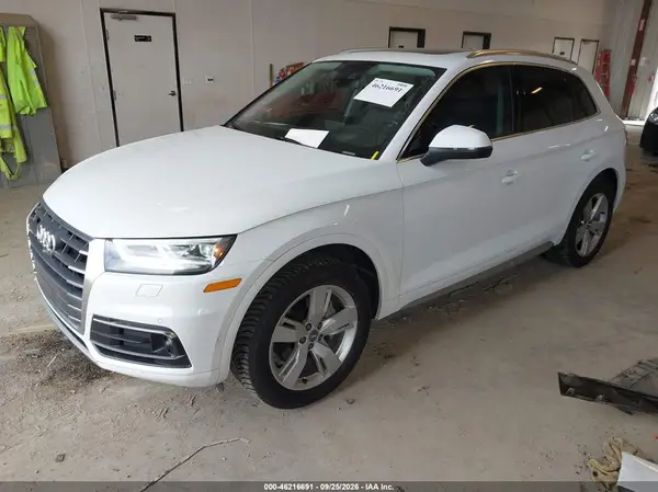 WA1CNAFY8K2097015 — 2019 Audi Q5, фото 2 с аукциона IAAI, Правый бок