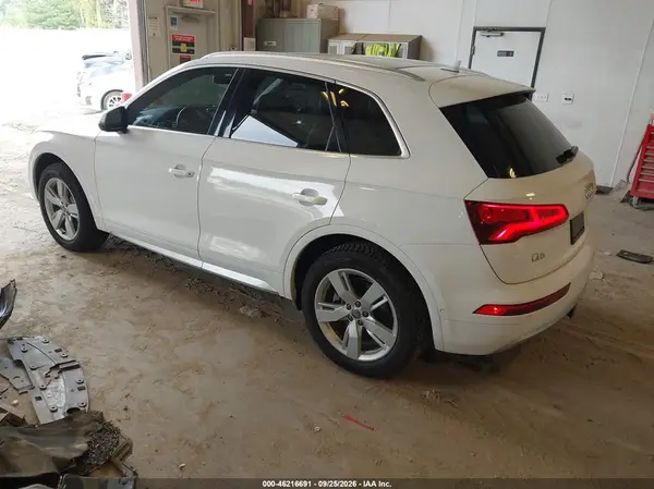 WA1CNAFY8K2097015 — 2019 Audi Q5, фото 3 с аукциона IAAI, Правый бок