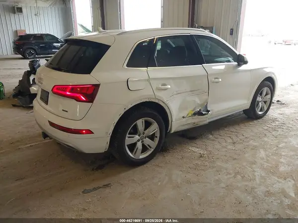 WA1CNAFY8K2097015 — 2019 Audi Q5, фото 4 с аукциона IAAI, Правый бок