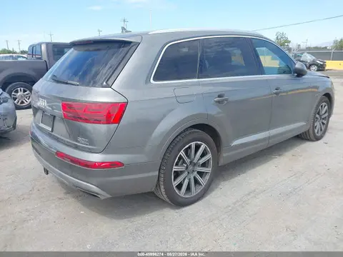 2017 Audi Q7 3.0t Premium VIN WA1VAAF73HD000523 фото 4