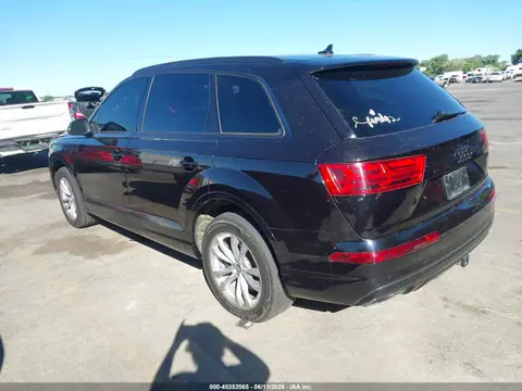 2018 Audi Q7 3.0t Premium VIN WA1LAAF74JD041739 фото 3