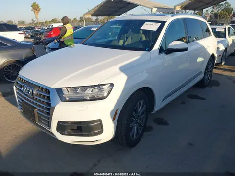 2019 Audi Q7 55 Premium/55 Se Premium VIN WA1LAAF78KD038327 фото 2