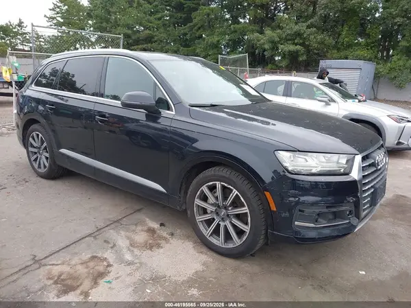 WA1VAAF73HD015717 — 2017 Audi Q7, Передняя часть (Front End), фото до ремонта