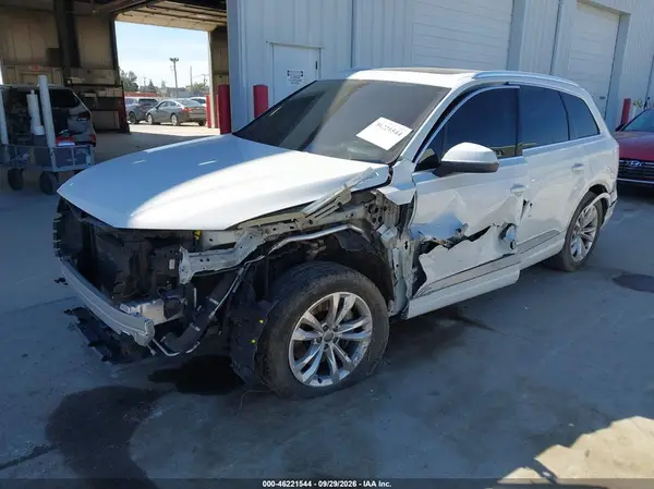 WA1AHAF78HD038792 — 2017 Audi Q7, фото 2 с аукциона IAAI, Передняя часть