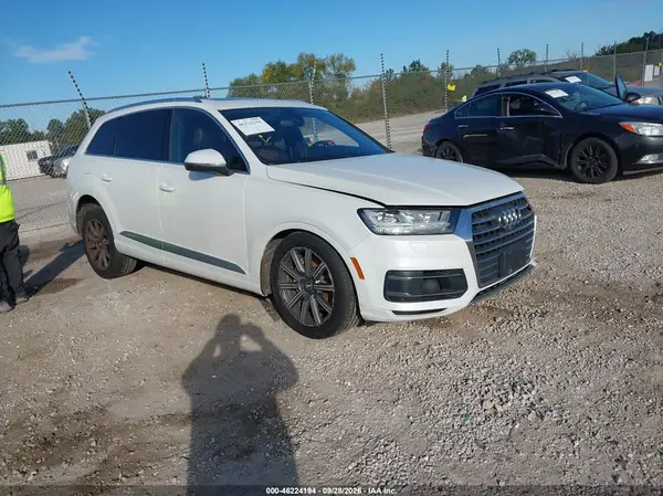 WA1VAAF73HD029018 — 2017 Audi Q7, Передняя часть слева (Left Front), фото до ремонта