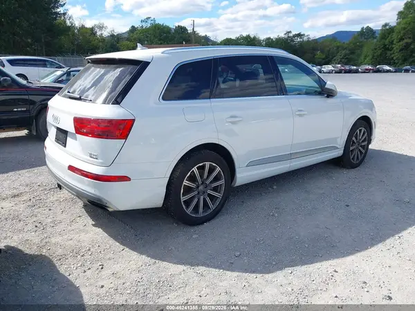 2017 AUDI Q7 VIN WA1VAAF74HD012423 фото 4