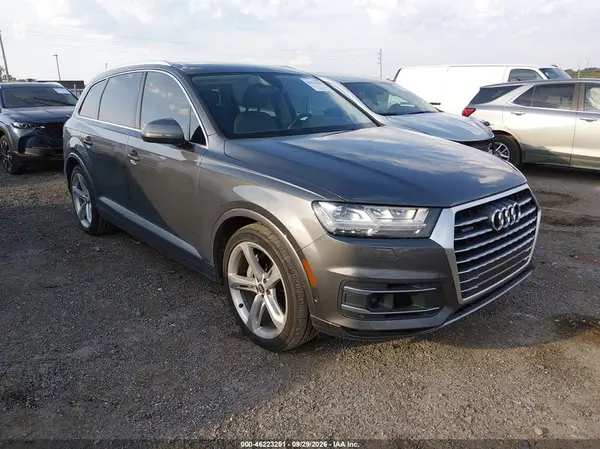 WA1VAAF75KD015967 — 2019 Audi Q7, Передняя часть слева (Left Front), фото до ремонта