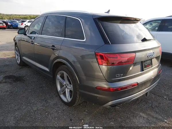WA1VAAF75KD015967 — 2019 Audi Q7, фото 3 с аукциона IAAI, Передняя часть слева
