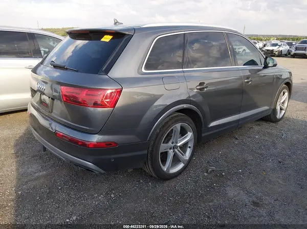 WA1VAAF75KD015967 — 2019 Audi Q7, фото 4 с аукциона IAAI, Передняя часть слева