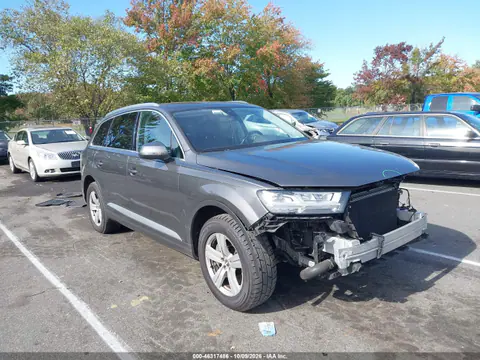 WA1LHAF70KD018276 — 2019 Audi Q7, Передняя часть, фото до ремонта