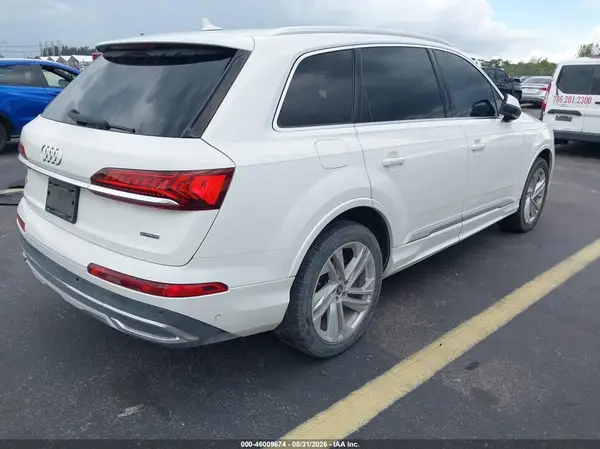 WA1LJAF75MD031922 — 2021 Audi Q7, фото 4 с аукциона IAAI 15.10.2026, Повреждения снизу