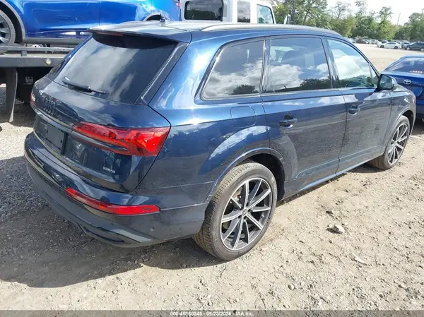 WA1LXBF7XPD009021 — 2023 Audi Q7, фото 4 с аукциона IAAI, Подтопление