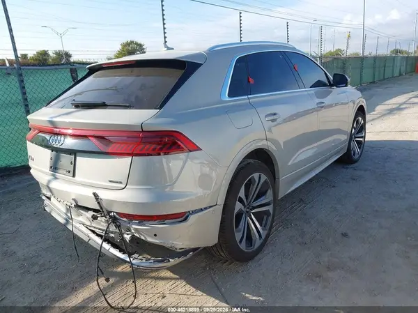 WA1BVAF11MD033999 — 2021 Audi Q8, фото 4 с аукциона IAAI, Задняя часть слева
