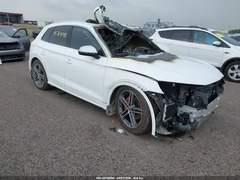 WA1C4AFY8J2033400 — 2018 Audi SQ5 3.0T Premium Plus, Пожар салона (Interior Burn), фото до ремонта