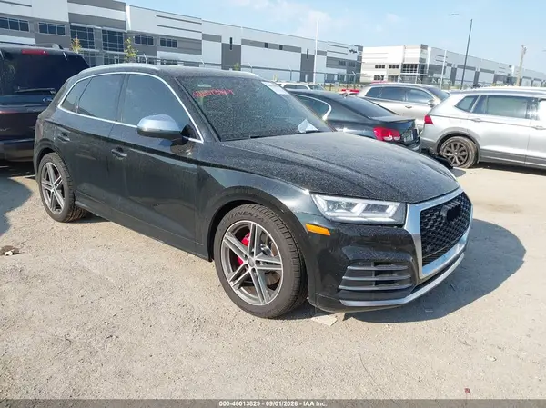 WA1B4AFY2K2004455 — 2019 Audi SQ5, Передняя часть (Front End), фото до ремонта