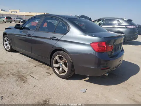 2015 BMW 320i Xdrive VIN WBA3C3G59FNT52042 фото 3