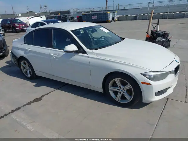 WBA3B1G55ENS80746 BMW 320I 2014 — повреждение Задняя часть, фото до ремонта